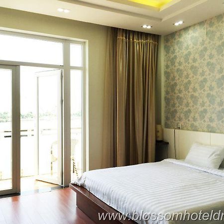 Blossom July Hotel Da Nang Exterior foto